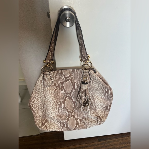 Michael Kors Accessories - Michael Kors Large Leather bag